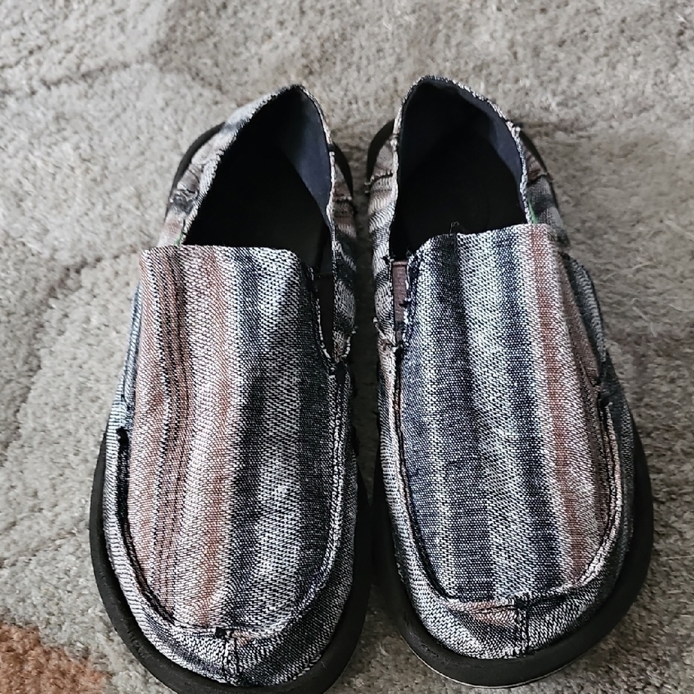 Sanuk Black and Gray Slip-On Loafers Comfortable Design